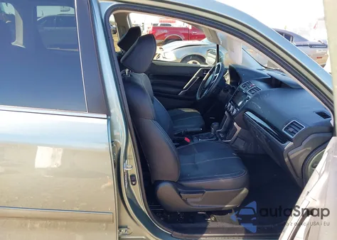 2017 Subaru Forester 2.5I Touring из США, поврежденный, VIN JF2SJAWC6HH565428